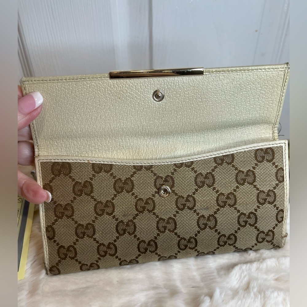 💚GUCCI CANVAS MONOGRAM CONTINENTAL WALLET - Picture 2 of 13